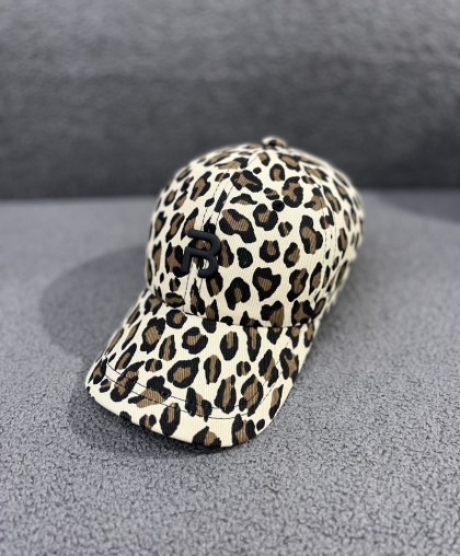 Бейсболка с принтом леопарда "Дикая страсть"