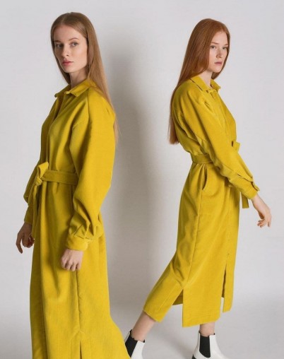 Платье-рубашка яркого желтого цвета