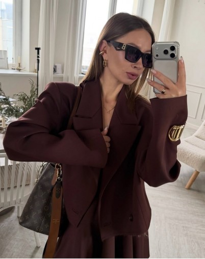 Укороченный жакет коричневого цвета